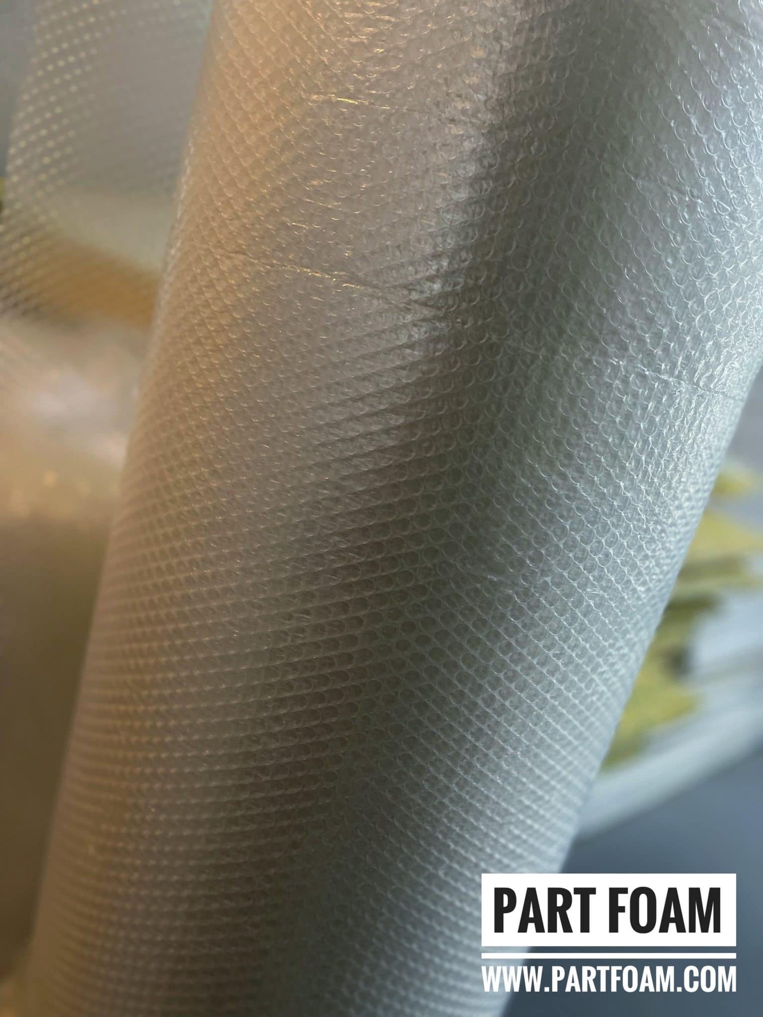 نایلون حبابدار عایق صوتی Bubble wrap is another widely used packaging material for shipping and moving